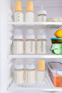 Хранение молоко в холодильнике