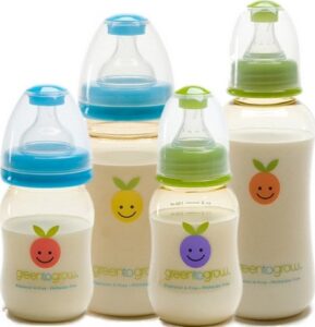 Грудное молоко в бутылочках